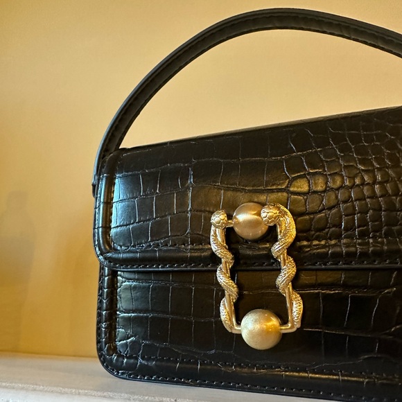 Zara Black & Gold “Croc Print” Mini Bag w/ Gold Snake Clasp - Picture 5 of 12